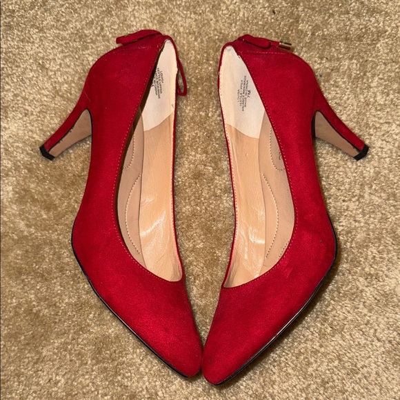 Kelly & Katie Red Heels - Picture 3 of 6